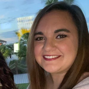 Meet your Posher, Cayla